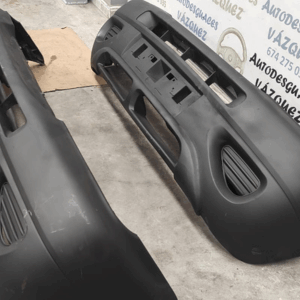 Defensa delantero de Nissan Terrano II moderno